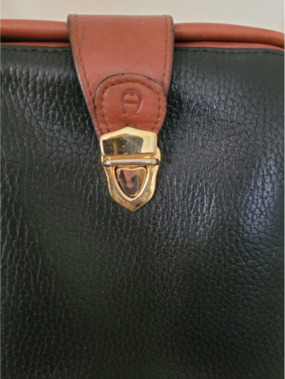 VTG Etienne Aigner Black Pebble Leather Structured Frame Satchel Crossbody Purse - Picture 2 of 9